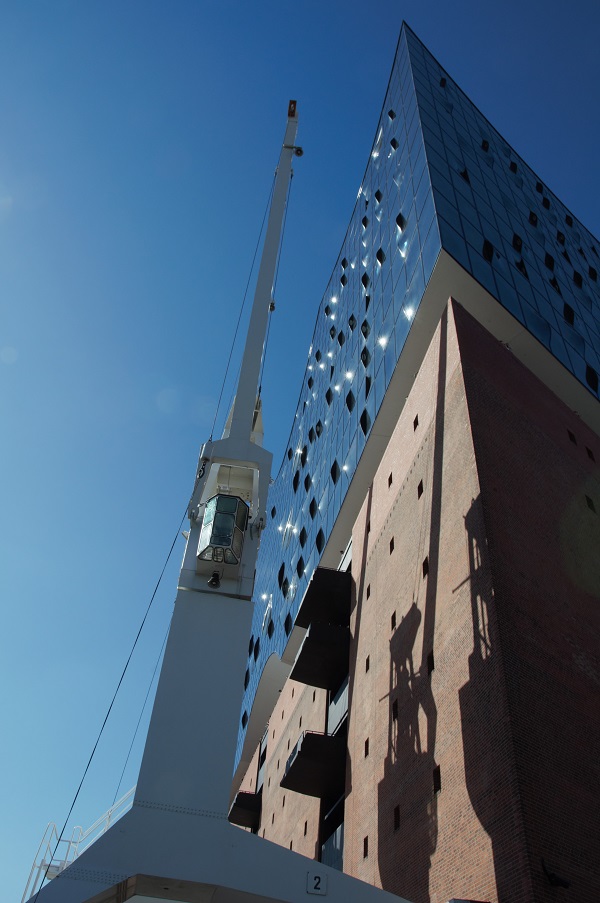 Historischer Kran an der Elbphil